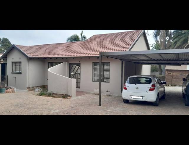 6 BEDROOM HOUSE FOR SALE IN NORKEM PARK